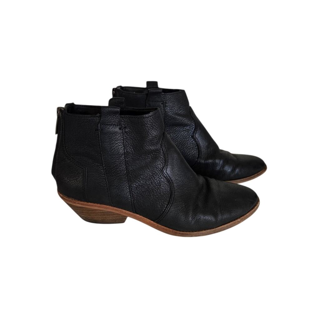 Vince Camuto Thally Black Leather Low Stack Heel Booties Zipper Baddie Sz 6.5